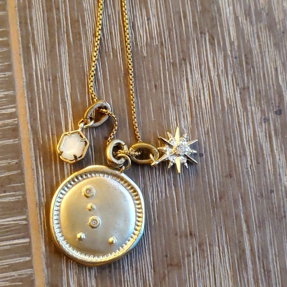 Kendra scott necklace